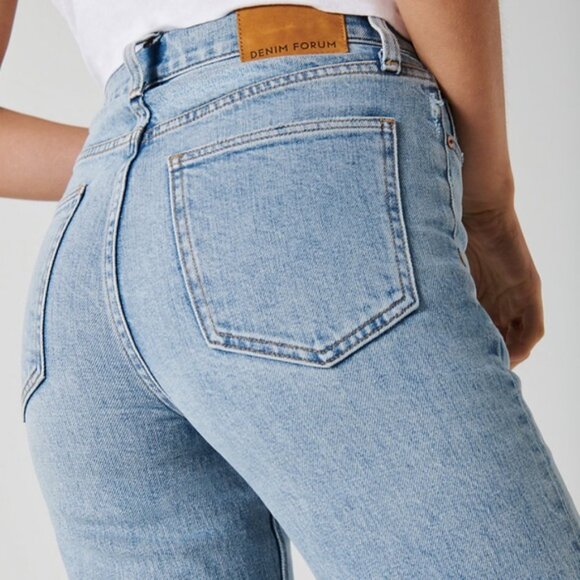 Denim Forum The Arlo Hi-rise Straight Leg Jean in Mid-wash (Size US 26 x 27) - Picture 1 of 8